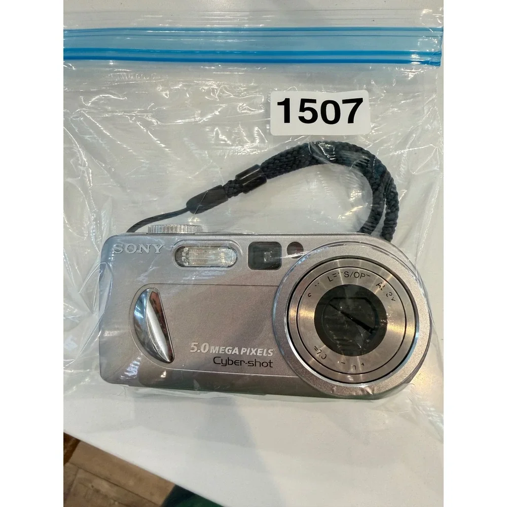 Sony Cyber-shot DSC-P10 5.0MP Digital Camera Silver 3x Optical Zoom Y2K Vintage